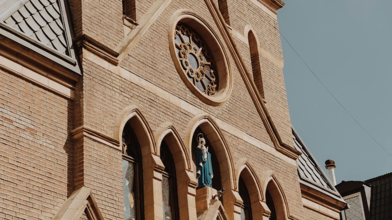 Church Security-pexels-roman-odintsov-7540022